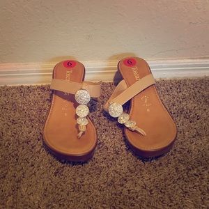 Toscanella Tan wedge sandal